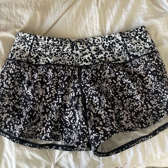 Lululemon speed up short size 4 with 4 inch inseam, like new condition - Picture 1 of 6